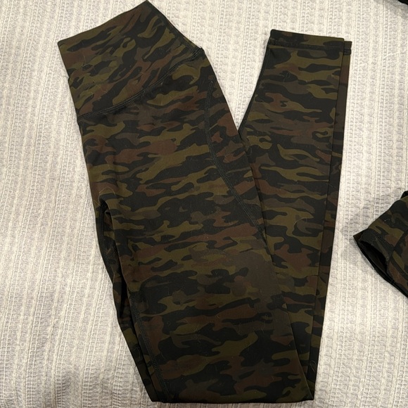 Alphalete Camo Leggings & Sports Bra Set - Olive Green Black - Picture 2 of 10